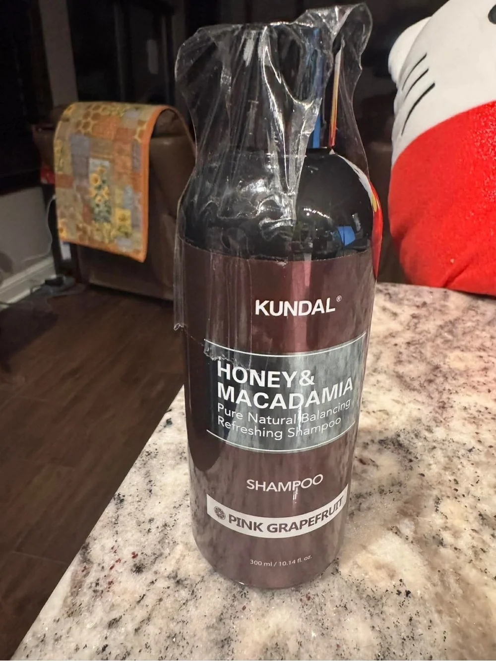 Honey & Macadamia Pink Grapefruit Shampoo — Pink Bottle Label